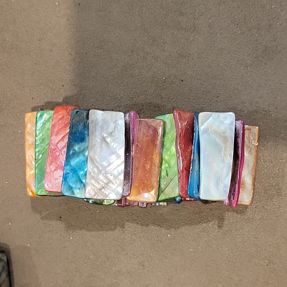 Pearl Shell Bracelets - Picture 4 of 4